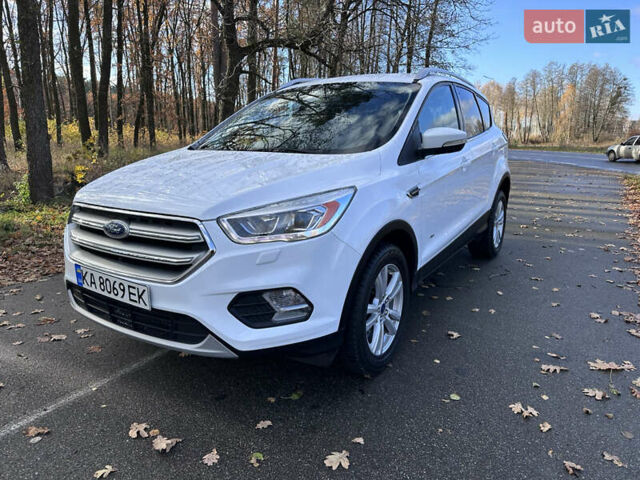 Белый Форд Куга, объемом двигателя 2 л и пробегом 155 тыс. км за 15700 $, фото 9 на Automoto.ua