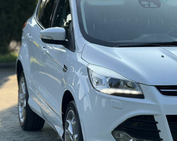 Белый Форд Куга, объемом двигателя 2 л и пробегом 209 тыс. км за 16200 $, фото 10 на Automoto.ua