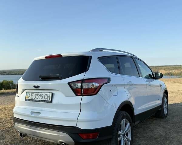 Білий Форд Куга, об'ємом двигуна 2 л та пробігом 98 тис. км за 18500 $, фото 9 на Automoto.ua