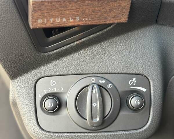 Білий Форд Куга, об'ємом двигуна 2 л та пробігом 98 тис. км за 18500 $, фото 17 на Automoto.ua