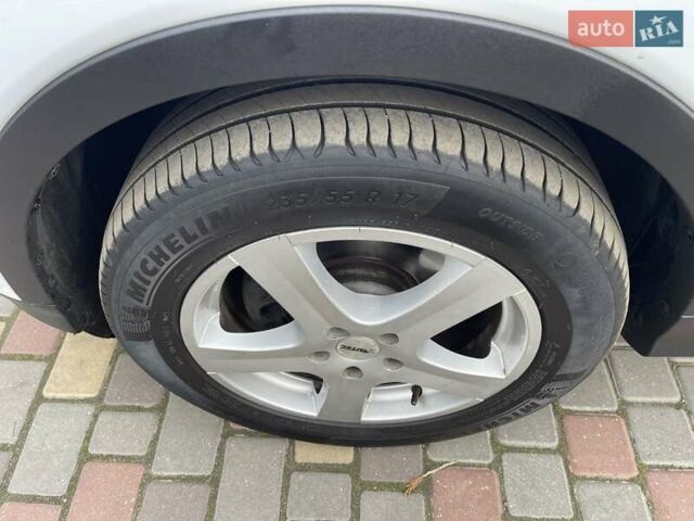 Белый Форд Куга, объемом двигателя 1.5 л и пробегом 205 тыс. км за 12700 $, фото 7 на Automoto.ua