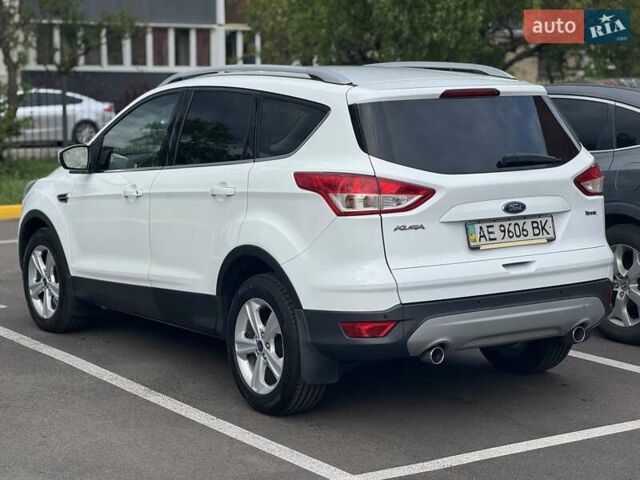 Білий Форд Куга, об'ємом двигуна 2 л та пробігом 86 тис. км за 16500 $, фото 12 на Automoto.ua