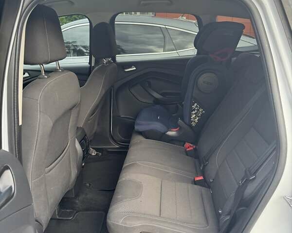 Білий Форд Куга, об'ємом двигуна 2 л та пробігом 86 тис. км за 16500 $, фото 31 на Automoto.ua