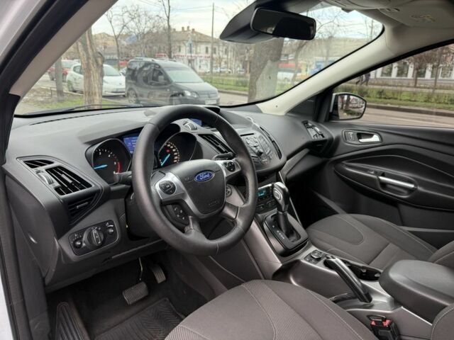 Білий Форд Куга, об'ємом двигуна 2 л та пробігом 177 тис. км за 12999 $, фото 12 на Automoto.ua