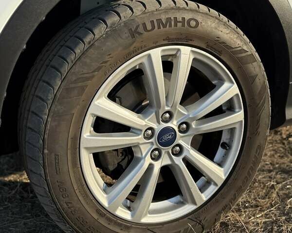 Білий Форд Куга, об'ємом двигуна 2 л та пробігом 98 тис. км за 18500 $, фото 10 на Automoto.ua