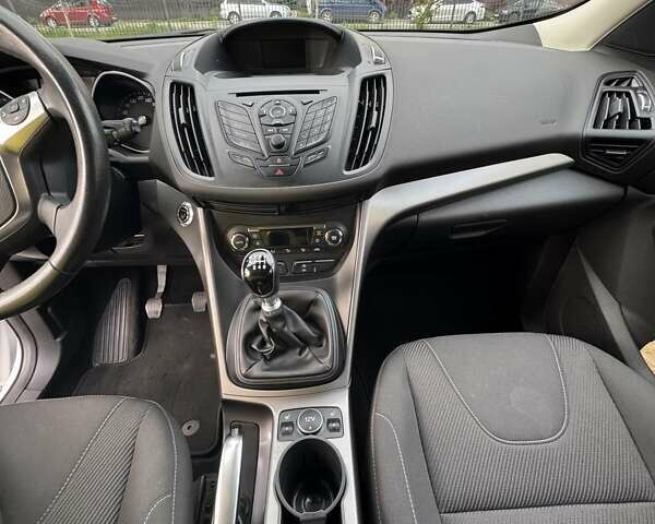 Білий Форд Куга, об'ємом двигуна 2 л та пробігом 86 тис. км за 16500 $, фото 23 на Automoto.ua
