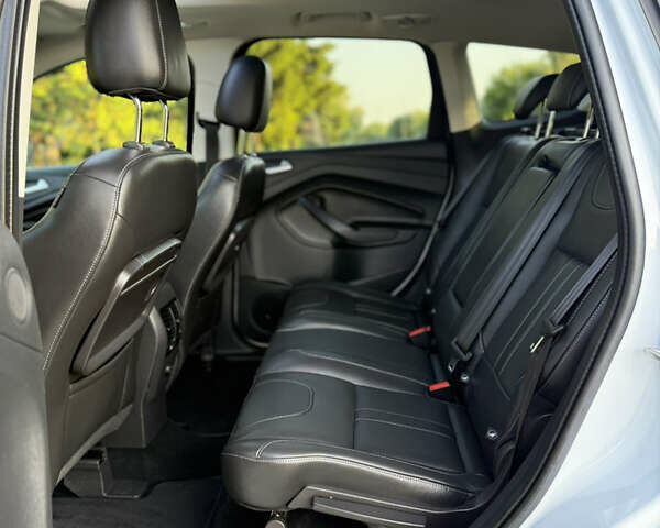 Белый Форд Куга, объемом двигателя 2 л и пробегом 209 тыс. км за 16200 $, фото 84 на Automoto.ua