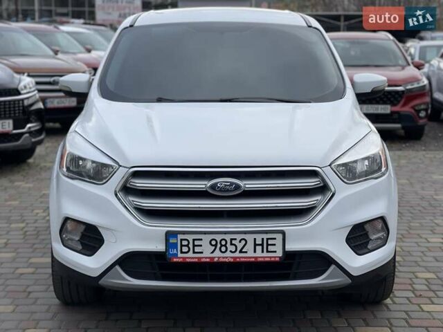 Белый Форд Куга, объемом двигателя 1.5 л и пробегом 205 тыс. км за 12700 $, фото 1 на Automoto.ua