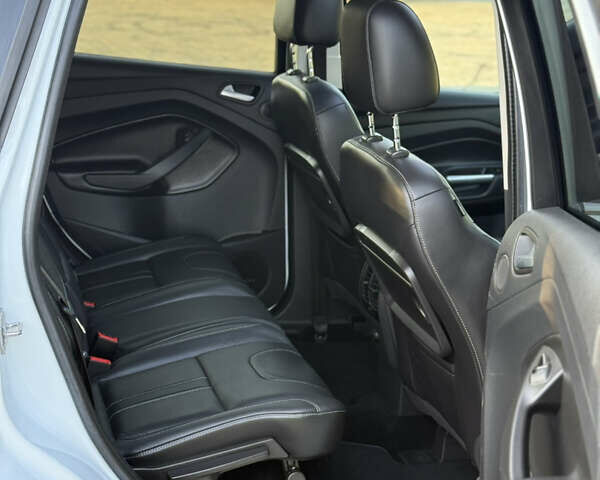Белый Форд Куга, объемом двигателя 2 л и пробегом 209 тыс. км за 16200 $, фото 76 на Automoto.ua