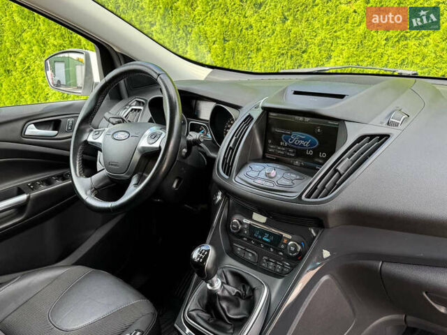 Білий Форд Куга, об'ємом двигуна 2 л та пробігом 289 тис. км за 13999 $, фото 34 на Automoto.ua