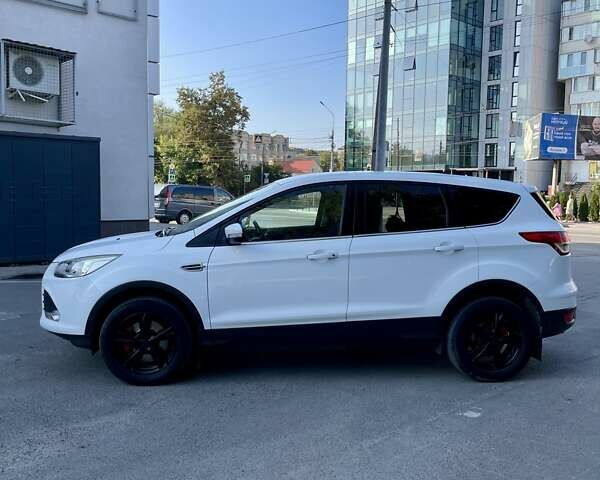 Белый Форд Куга, объемом двигателя 2 л и пробегом 197 тыс. км за 16300 $, фото 1 на Automoto.ua