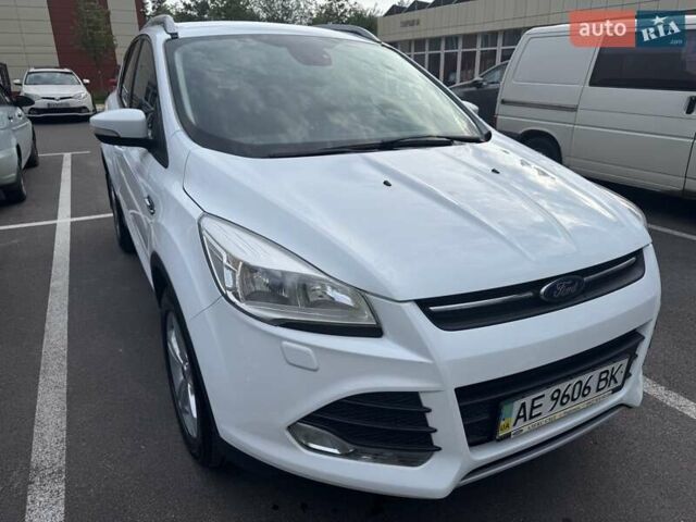 Білий Форд Куга, об'ємом двигуна 2 л та пробігом 86 тис. км за 16500 $, фото 6 на Automoto.ua