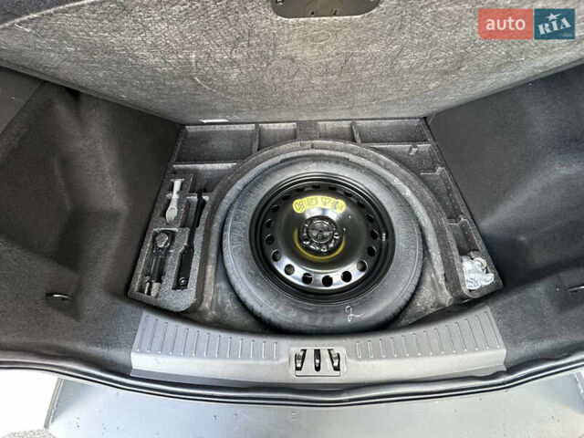 Белый Форд Куга, объемом двигателя 2 л и пробегом 155 тыс. км за 15700 $, фото 22 на Automoto.ua