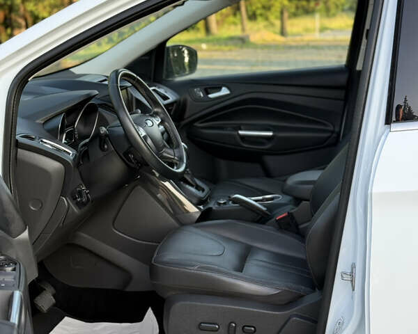 Белый Форд Куга, объемом двигателя 2 л и пробегом 209 тыс. км за 16200 $, фото 34 на Automoto.ua