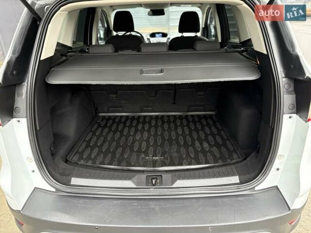 Білий Форд Куга, об'ємом двигуна 2 л та пробігом 291 тис. км за 9950 $, фото 27 на Automoto.ua