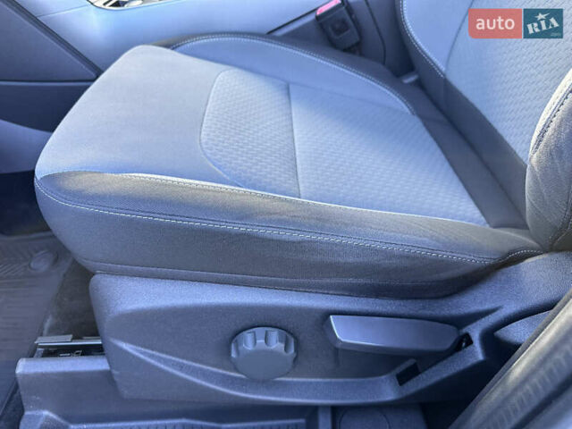 Белый Форд Куга, объемом двигателя 2 л и пробегом 155 тыс. км за 15700 $, фото 36 на Automoto.ua