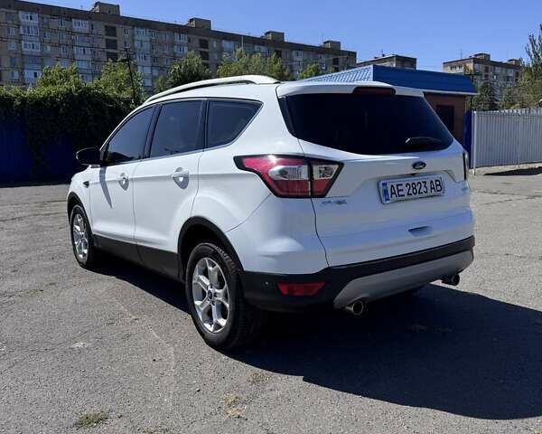 Белый Форд Куга, объемом двигателя 1.5 л и пробегом 91 тыс. км за 12500 $, фото 2 на Automoto.ua