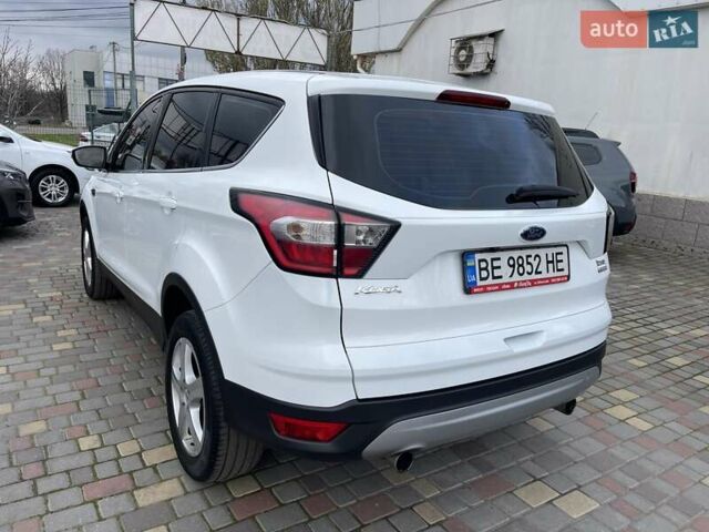 Белый Форд Куга, объемом двигателя 1.5 л и пробегом 205 тыс. км за 12700 $, фото 6 на Automoto.ua