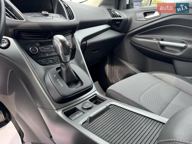 Белый Форд Куга, объемом двигателя 2 л и пробегом 98 тыс. км за 17900 $, фото 12 на Automoto.ua