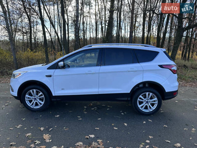 Белый Форд Куга, объемом двигателя 2 л и пробегом 155 тыс. км за 15700 $, фото 11 на Automoto.ua