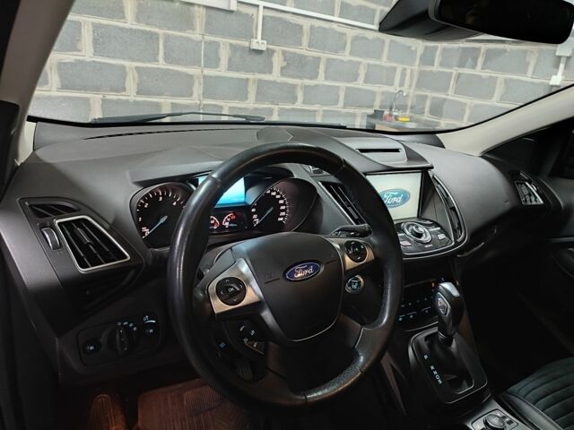 Белый Форд Куга, объемом двигателя 2 л и пробегом 136 тыс. км за 16000 $, фото 2 на Automoto.ua