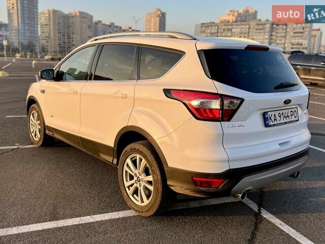 Білий Форд Куга, об'ємом двигуна 2 л та пробігом 91 тис. км за 16500 $, фото 3 на Automoto.ua