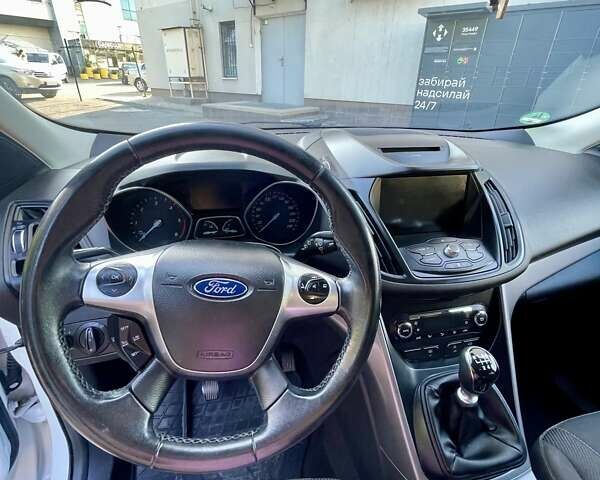 Белый Форд Куга, объемом двигателя 2 л и пробегом 197 тыс. км за 16300 $, фото 9 на Automoto.ua