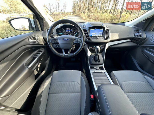 Белый Форд Куга, объемом двигателя 2 л и пробегом 155 тыс. км за 15700 $, фото 38 на Automoto.ua