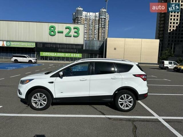 Белый Форд Куга, объемом двигателя 2 л и пробегом 155 тыс. км за 16300 $, фото 4 на Automoto.ua