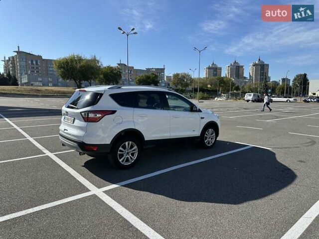 Белый Форд Куга, объемом двигателя 2 л и пробегом 155 тыс. км за 16300 $, фото 5 на Automoto.ua