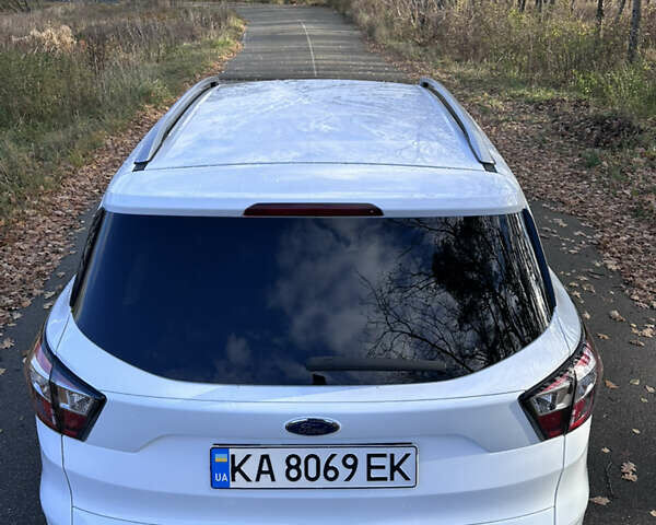 Белый Форд Куга, объемом двигателя 2 л и пробегом 155 тыс. км за 15700 $, фото 25 на Automoto.ua