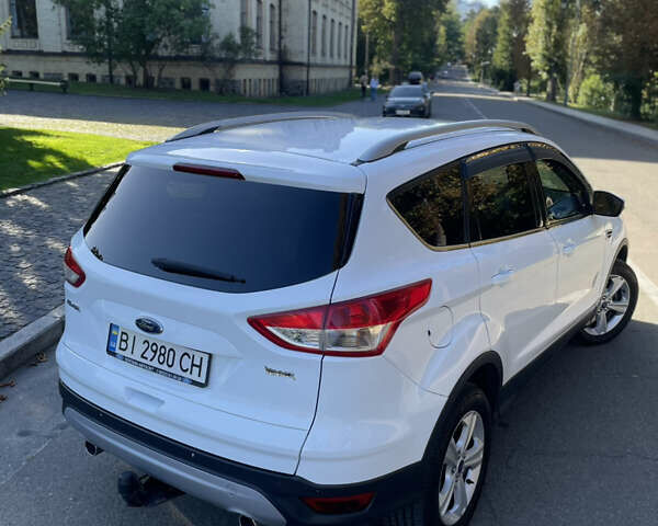 Белый Форд Куга, объемом двигателя 2 л и пробегом 119 тыс. км за 17300 $, фото 31 на Automoto.ua