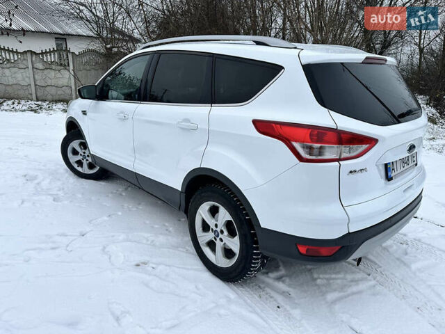 Белый Форд Куга, объемом двигателя 2 л и пробегом 305 тыс. км за 9999 $, фото 6 на Automoto.ua