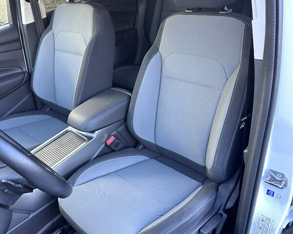 Белый Форд Куга, объемом двигателя 2 л и пробегом 155 тыс. км за 15700 $, фото 34 на Automoto.ua