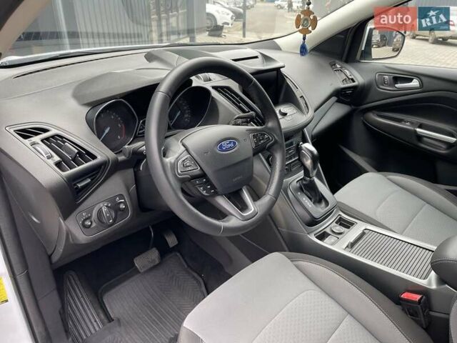 Белый Форд Куга, объемом двигателя 2 л и пробегом 133 тыс. км за 16900 $, фото 10 на Automoto.ua