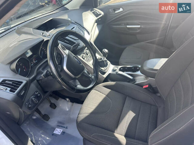 Білий Форд Куга, об'ємом двигуна 1.5 л та пробігом 172 тис. км за 10600 $, фото 6 на Automoto.ua