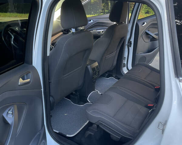 Белый Форд Куга, объемом двигателя 2 л и пробегом 119 тыс. км за 17300 $, фото 23 на Automoto.ua