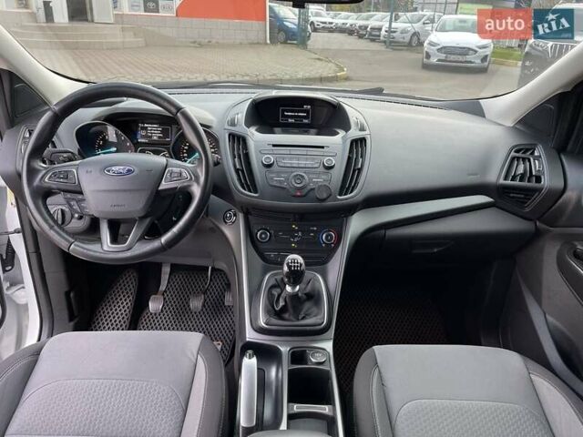 Белый Форд Куга, объемом двигателя 1.5 л и пробегом 205 тыс. км за 12700 $, фото 12 на Automoto.ua