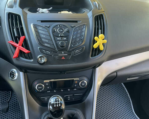 Белый Форд Куга, объемом двигателя 2 л и пробегом 119 тыс. км за 17300 $, фото 15 на Automoto.ua