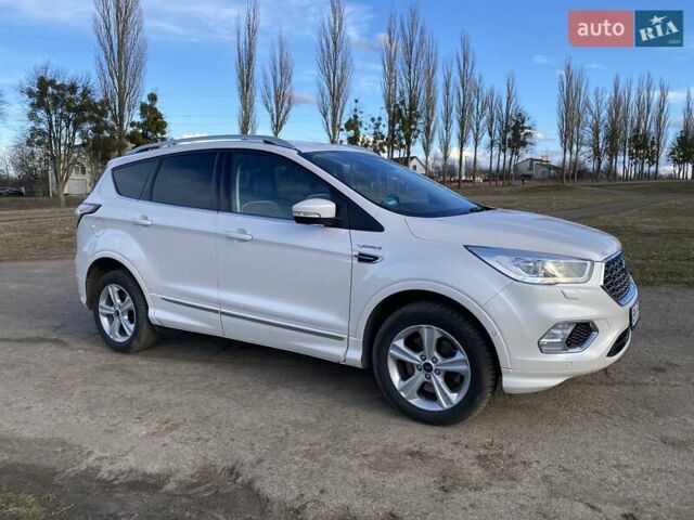 Белый Форд Куга, объемом двигателя 1.5 л и пробегом 116 тыс. км за 17200 $, фото 2 на Automoto.ua