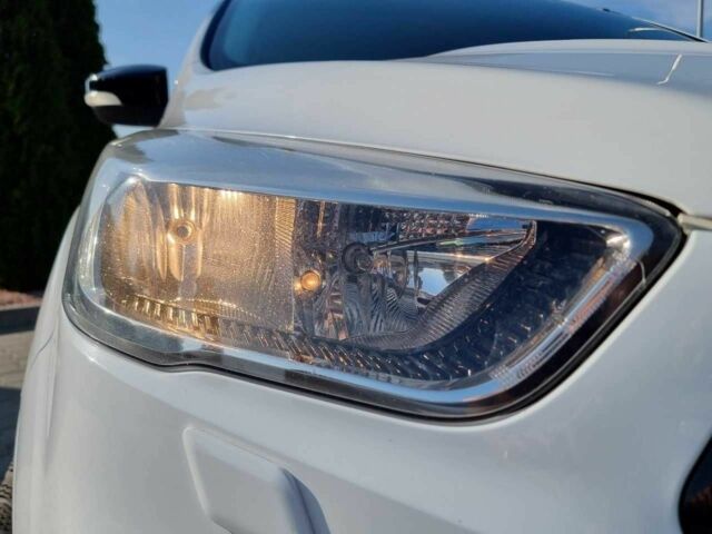 Білий Форд Куга, об'ємом двигуна 2 л та пробігом 193 тис. км за 15499 $, фото 2 на Automoto.ua