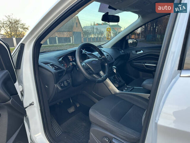 Белый Форд Куга, объемом двигателя 2 л и пробегом 243 тыс. км за 14700 $, фото 31 на Automoto.ua