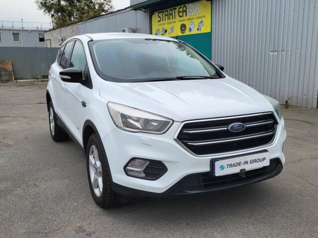 Форд Куга 2017 в Киеве на Automoto.ua Белый Форд Куга, объемом двигателя 2 л и пробегом 201 тыс. км за 15500 $, фото 7 на Automoto.ua