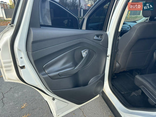 Белый Форд Куга, объемом двигателя 2 л и пробегом 243 тыс. км за 14700 $, фото 37 на Automoto.ua