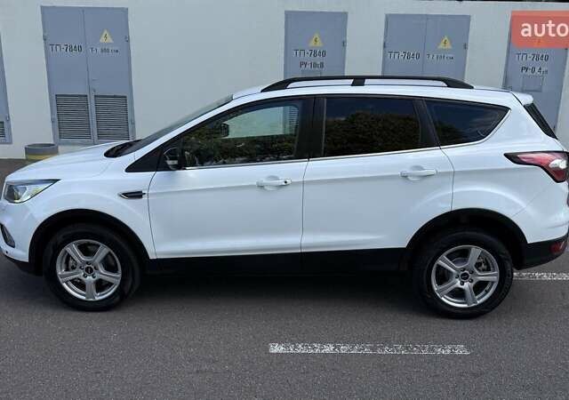 Белый Форд Куга, объемом двигателя 2 л и пробегом 139 тыс. км за 15500 $, фото 17 на Automoto.ua