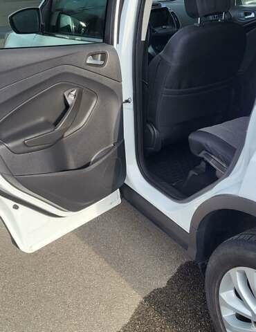 Білий Форд Куга, об'ємом двигуна 1.5 л та пробігом 112 тис. км за 14700 $, фото 7 на Automoto.ua