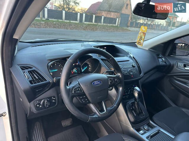 Белый Форд Куга, объемом двигателя 2 л и пробегом 243 тыс. км за 14700 $, фото 33 на Automoto.ua