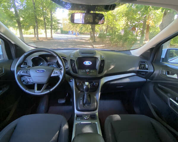 Белый Форд Куга, объемом двигателя 2 л и пробегом 235 тыс. км за 14200 $, фото 19 на Automoto.ua