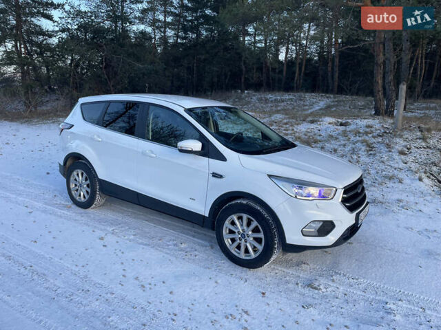 Белый Форд Куга, объемом двигателя 2 л и пробегом 179 тыс. км за 13500 $, фото 7 на Automoto.ua