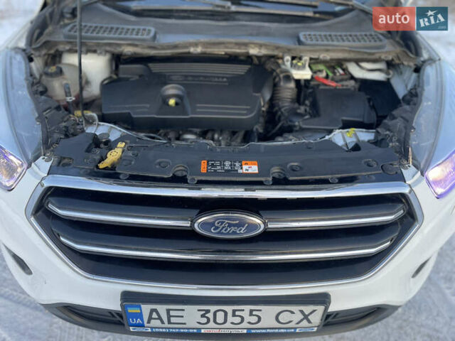 Белый Форд Куга, объемом двигателя 2 л и пробегом 179 тыс. км за 13500 $, фото 12 на Automoto.ua